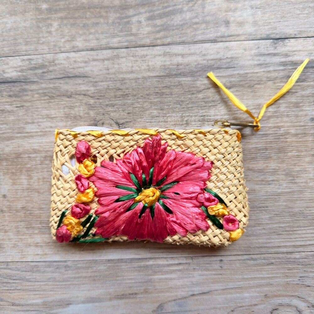 Vintage Handmade Woven Straw Coin Purse Floral Zip Pouch Jamaica Souvenir